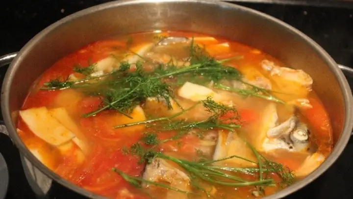 Cá da bò nấu canh chua