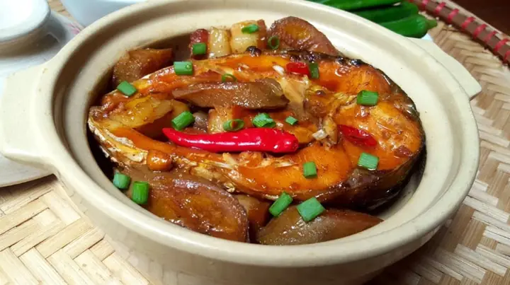 Cá chim kho riềng Cá chim kho riềng