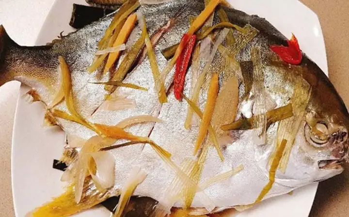 Cá chim hấp bia Cá chim hấp bia