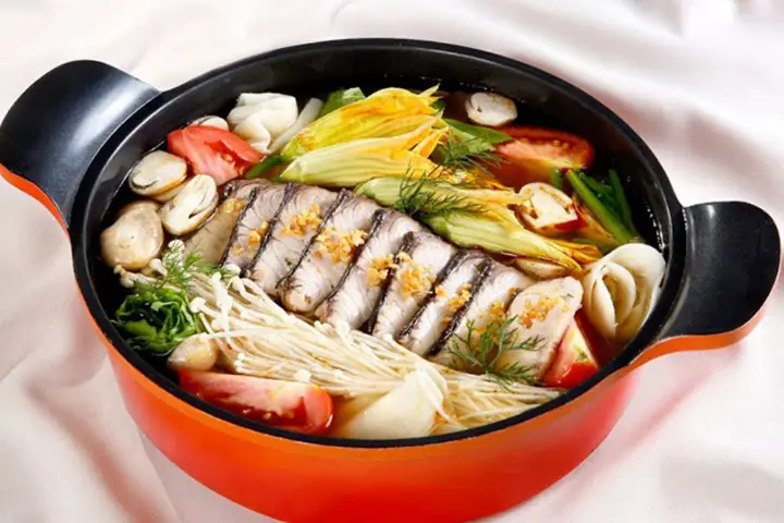 cá cờ ăn gì