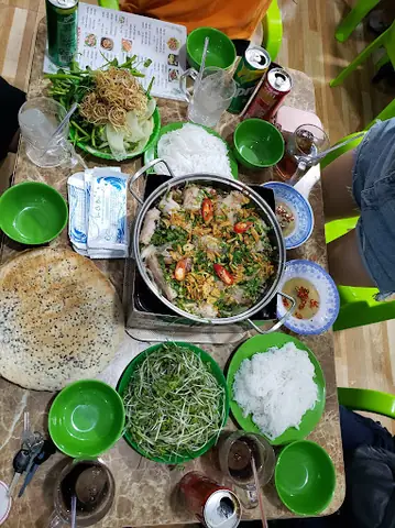 Cá Đuối Ăn Gì? Chế Độ Dinh Dưỡng Toàn Diện Từ Tự Nhiên Đến Nuôi Nhốt