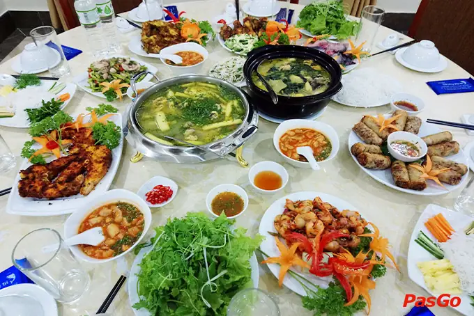 Nhà hàng Cá Lăng Việt Trì – Số 36, Ngõ 11, Phố Việt Hưng, Long Biên – Tận hưởng bữa tiệc Ẩm thực Việt phong phú