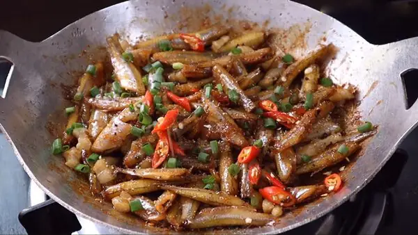 Cá lòng tong kho tiêu