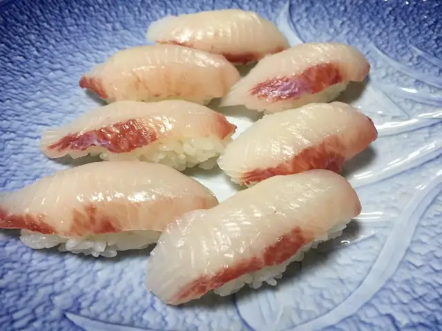 r/sushi - Sushi Cá Mập: Bạn có ăn không?