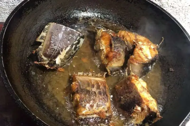 Cá nheo chiên mắm me