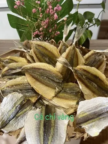 Cá Vàng Giá Bao Nhiêu? Yếu Tố Ảnh Hưởng & Bảng Giá Chi Tiết