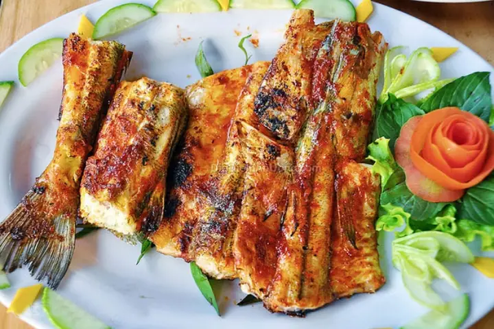 Cá Xương Xanh Là Gì? Toàn Tập Về Đặc Điểm, Lợi Ích & Món Ngon
