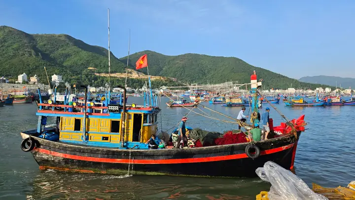 cảng cá vĩnh trường