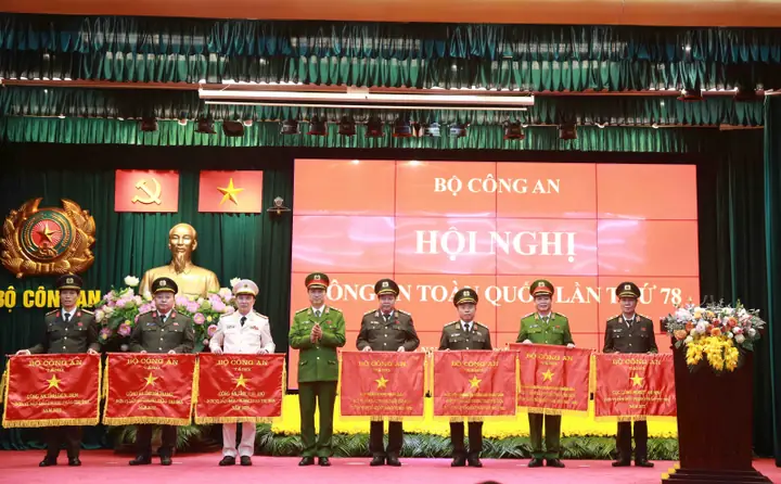 Đánh giá Cao Quý Cá Cảnh: Điểm đến uy tín cho người đam mê cá rồng và thủy sinh?