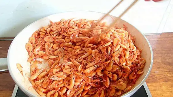 Cho Cá Koi Ăn Gì Để Lên Màu Đẹp Nhất: Hướng Dẫn Từ Chuyên Gia