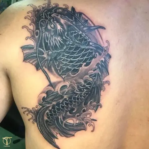 Hình Xăm Cá Chép Hóa Rồng Ở Lưng: Biểu Tượng Và Thiết Kế