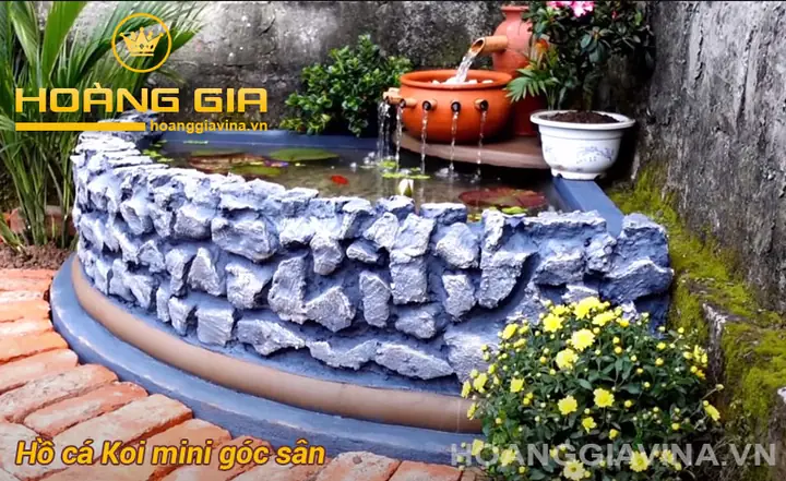 Hồ Cá Koi Mini Góc Sân: Từ A Đến Z Cẩm Nang Thiết Kế và Chăm Sóc