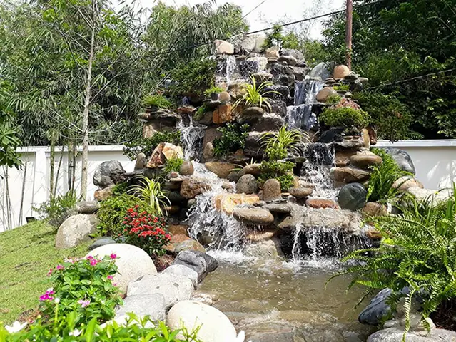 hồ cá sân vườn