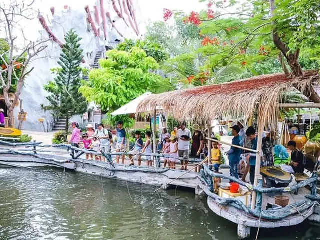 hồ cá trí nguyên