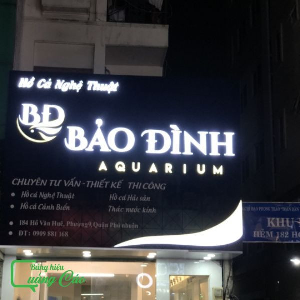 Hộp đèn xuyên sáng cho cửa hàng cá cảnh Bảo Đình, tạo hiệu ứng thị giác ấn tượng