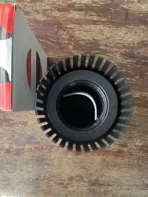 hút mặt hồ cá