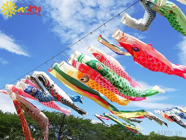 Lễ hội Cá Chép Nhật Bản (Koinobori Matsuri): Nguồn Gốc và Ý Nghĩa