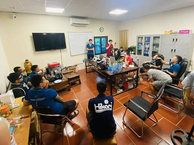 Thiết Bị Bể Cá Koi: Cẩm Nang Toàn Diện Để Hồ Luôn Trong Sạch