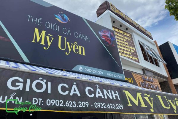 Thiết kế bảng hiệu cho cửa hàng cá cảnh Mỹ Uyên với hình ảnh cá vàng sinh động