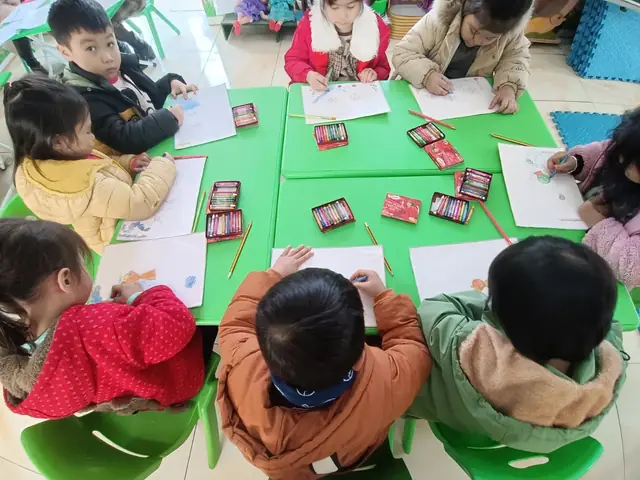 Tranh Vẽ Đàn Cá Bơi Có Ý Nghĩa Gì? Hướng Dẫn Chọn Và Trưng Bày