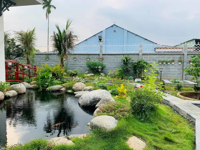 xây hồ cá trước nhà